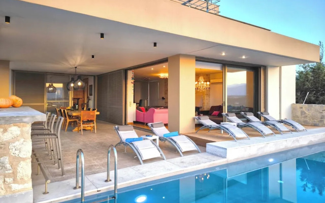 Villa Mirtylla luxury retreat. Pool Gym