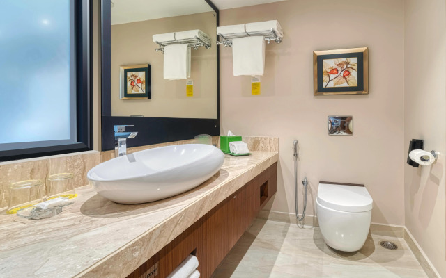 Holiday Inn Kolkata Airport by IHG