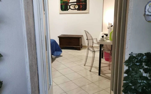 Double Room - Shared Bathroom 4 Min From the Center