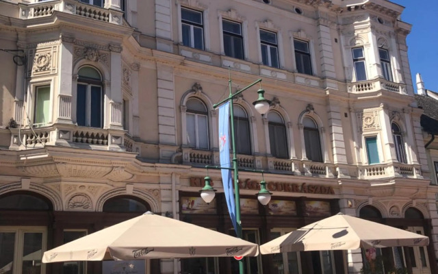 Silver Dawn Apartments