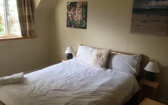Annex Apartment in Quiet, Highland Village
