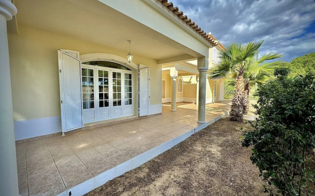 Quarteira Premium Villa by Homing