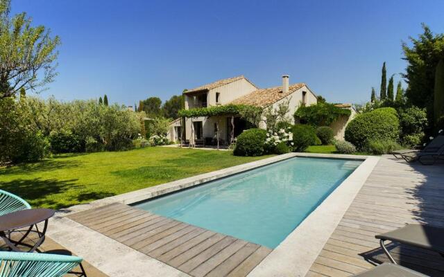 Maison Eygalières, 5 pièces, 6 personnes - FR-1-599-16