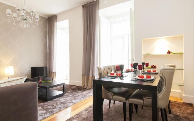 ALTIDO Elegant 3BR Apt w/terrace in Baixa, 3mins to Lisbon Cathedral