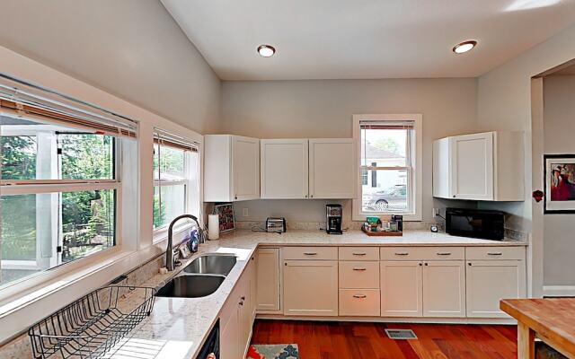 7 3rd Street Home 2 Bedrooms 2 Bathrooms Home