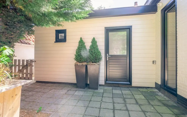 Charming Holiday Home for 2 People