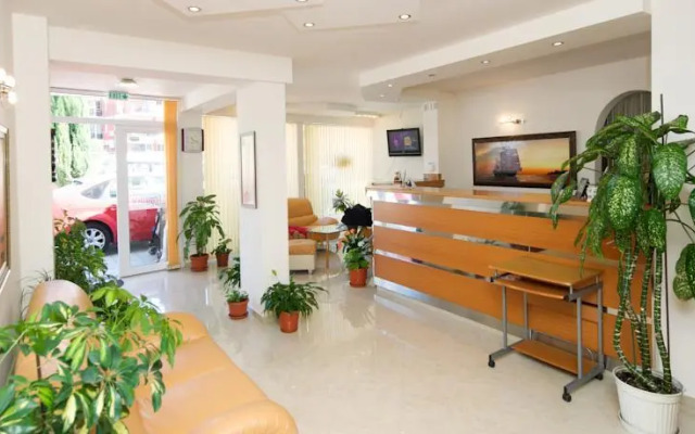 Elegance Family Hotel