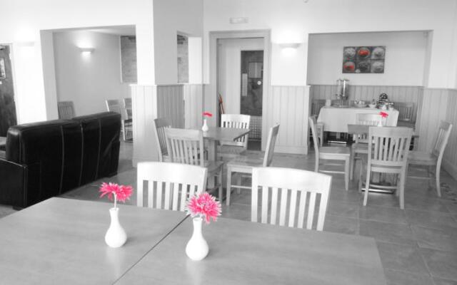 Shoreside Inn