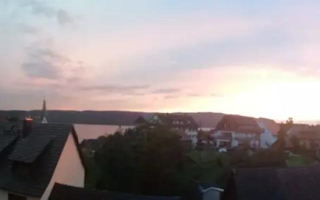 Apartment Close to Lake Ferienwohnung Seenah