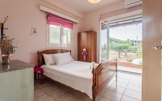 Country house with panoramic view and beach access