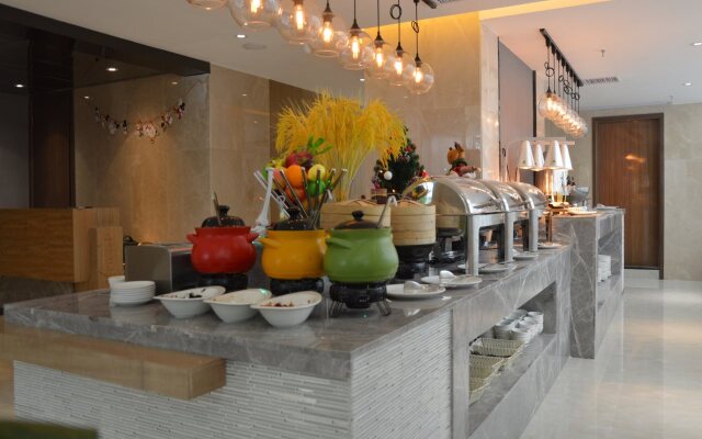 Nanning Champs Elysees Hotel