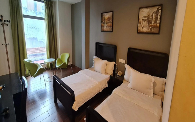 Hotel O Crossroads Hotel