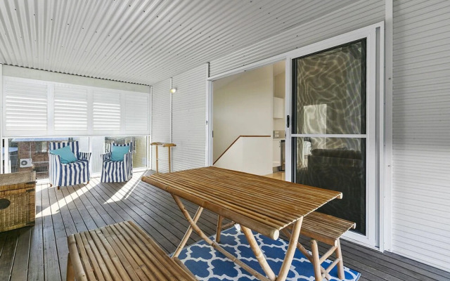 Stunning River House - 51 Hilton Esplanade