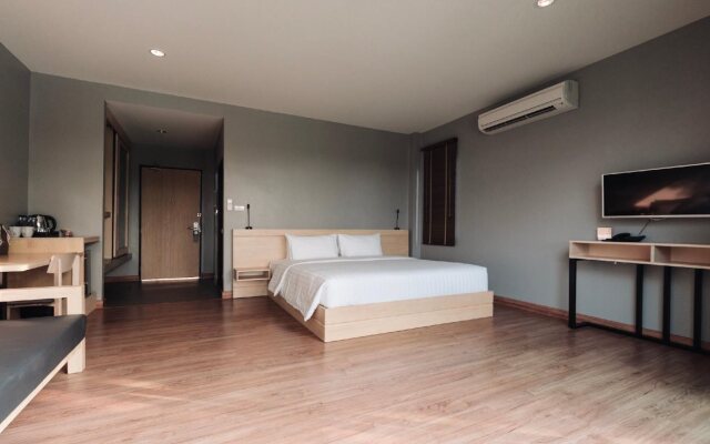 Riverawan Hotel (SHA Plus+)