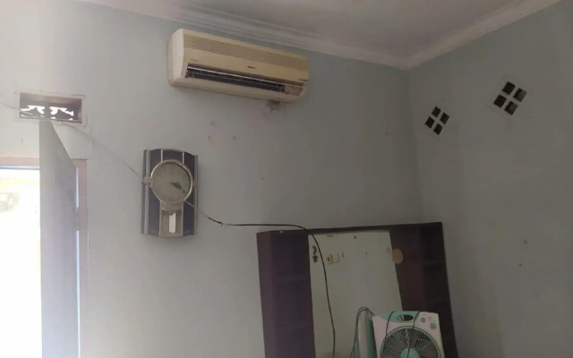OYO 1187 Penginapan Bunda