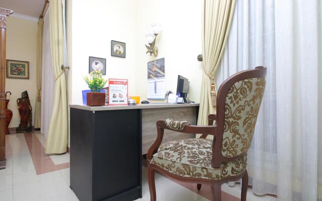 RedDoorz Plus near STIE YKPN