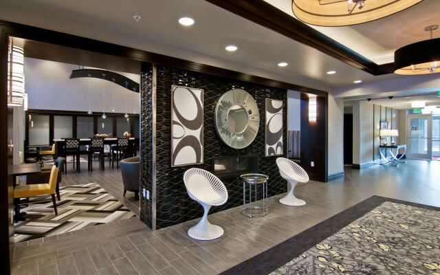 Hampton Inn & Suites Bellevue Downtown-Seattle