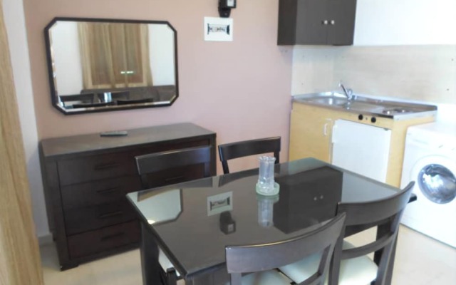 Manos Apartments