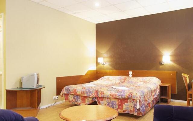 16 Euro Hostel