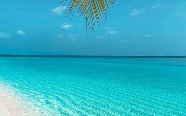 2 Minute Walk to Beach 1bdrm Condo with Pool