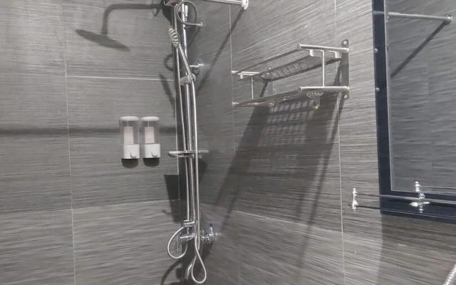 Rapid Rise Hotel