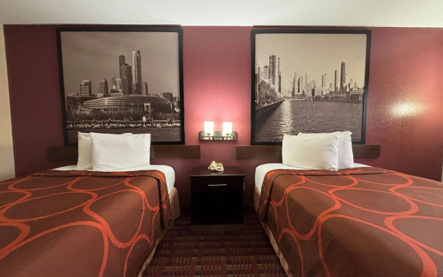 Super 8 by Wyndham Paris IL