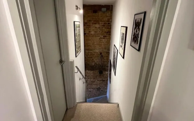 Stunning 2-bed Converted Warehouse - Sleeps 4