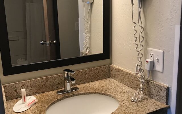 Days Inn & Suites East Flagstaff