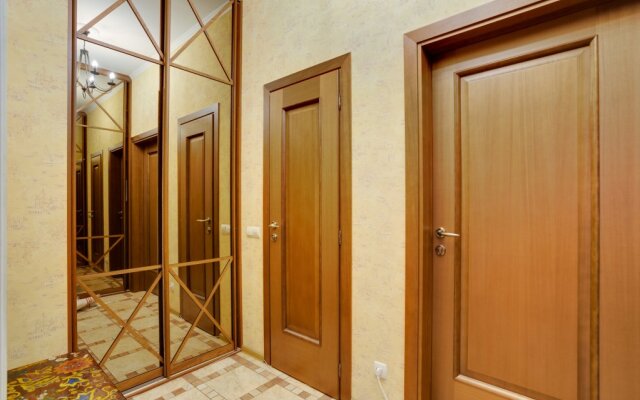 Crocus Expo Townhouse for 18 + Fireplace Apartments