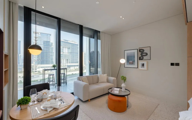 Cozy Studio w Burj View Balcony Business Bay