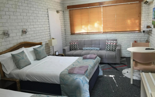 Holland Park Motel