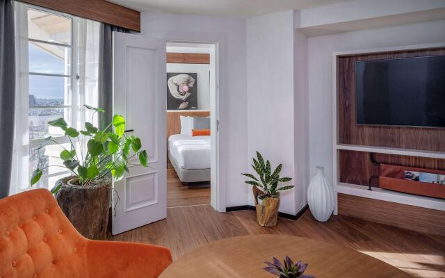 The Level at the Melia White House
