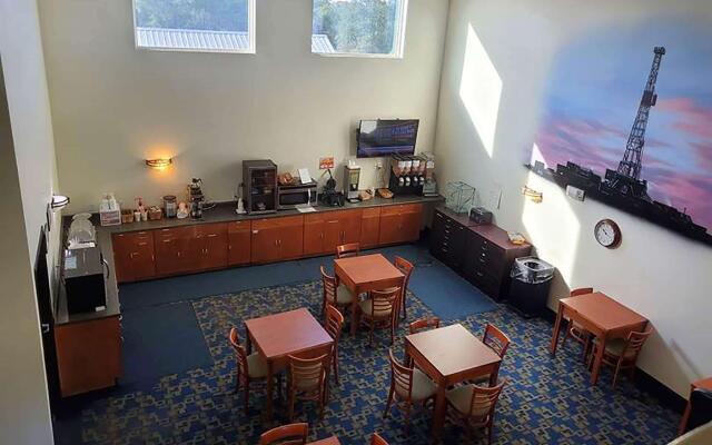 FairBridge Inn & Suites Canadian