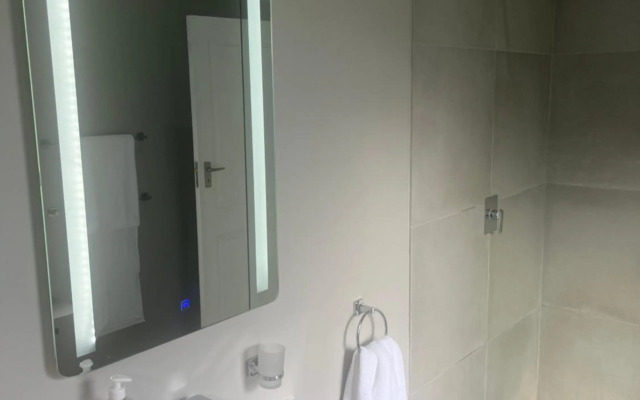 28 on Symonds Lux studio1