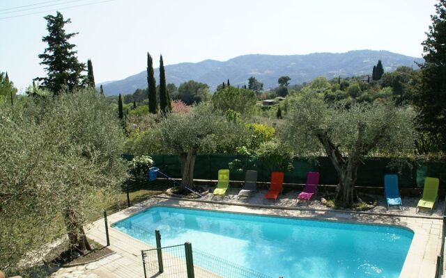 Majestic Villa in Mouans-Sartoux with Swimming Pool