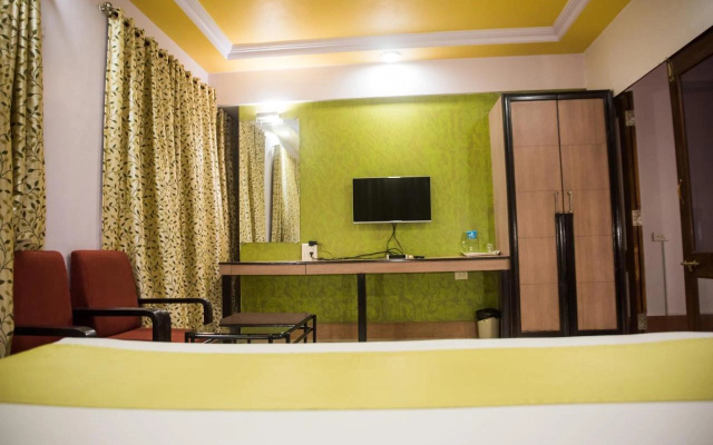 10765 Hotel Tanish