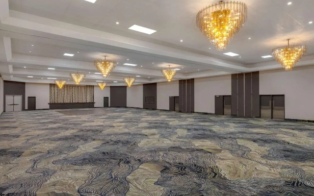 DoubleTree by Hilton Kingston