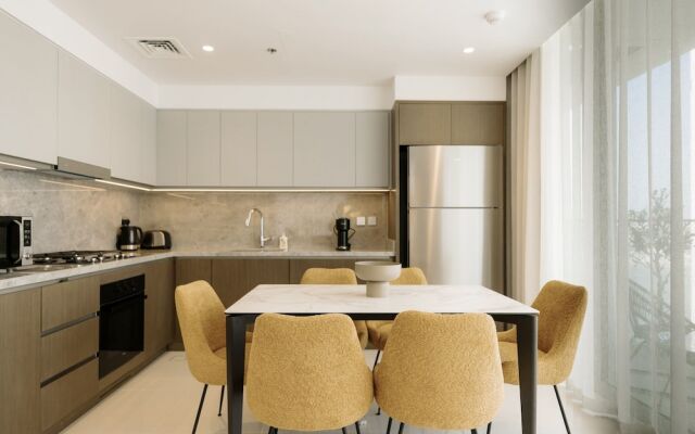 Beachfront Elegant 2BR Condo