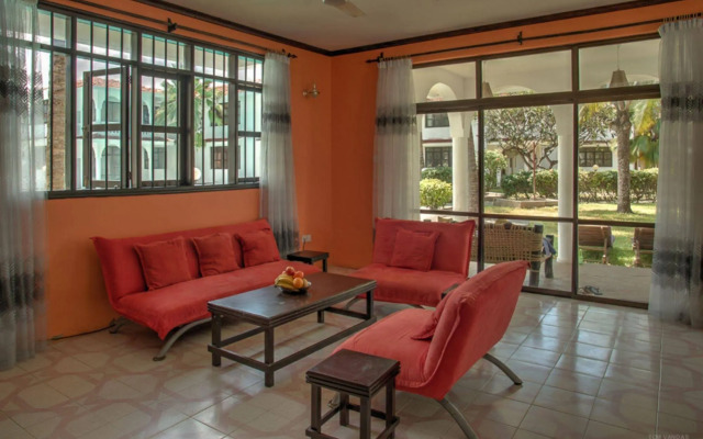 Bahari Dhow Beach Villas