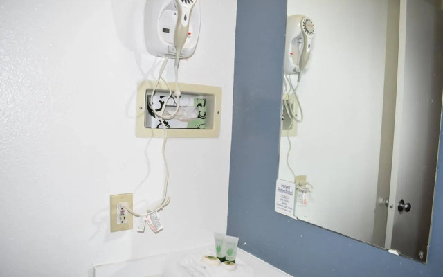 Travelers Inn Medford