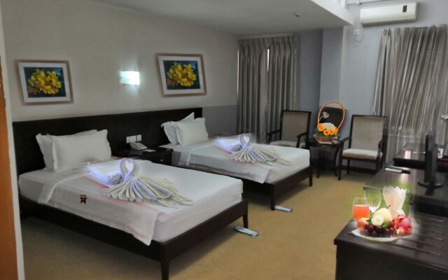 Green Leaf Hotel