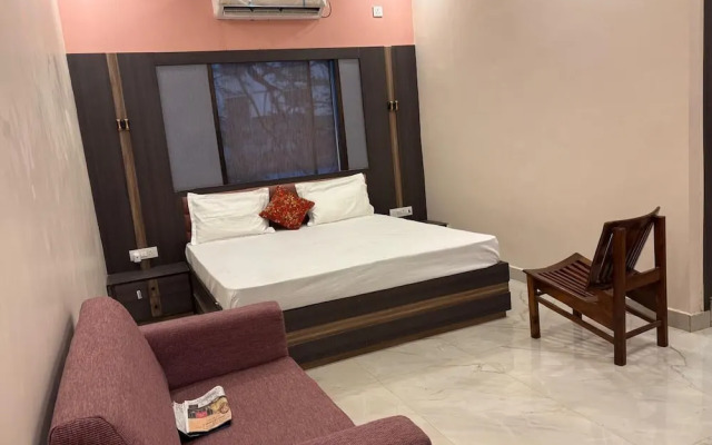 Dm Paying Guest House