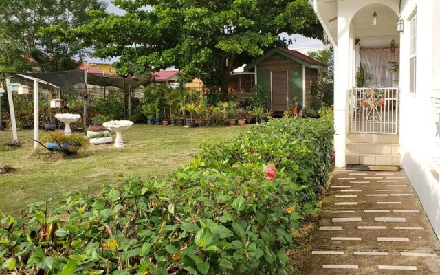 Yoli's Bed & Breakfast