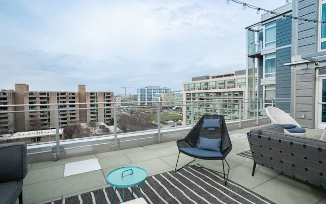 Capitol Hill Fully Furnished Apartments, Sleeps 5-6 Guests