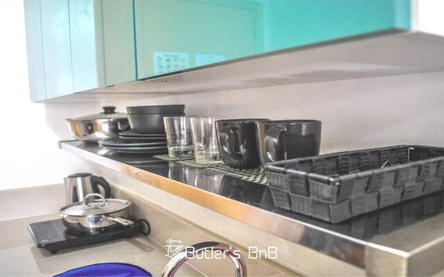 Room-butler's Bnb B Trees Residences Qc