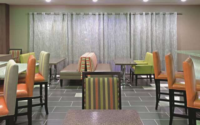 La Quinta Inn & Suites by Wyndham Paducah