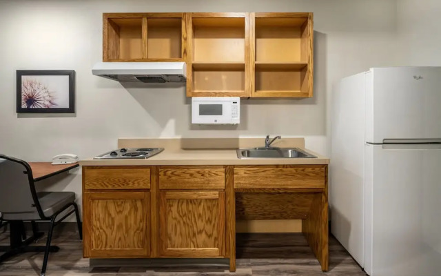 WoodSpring Suites Macon North