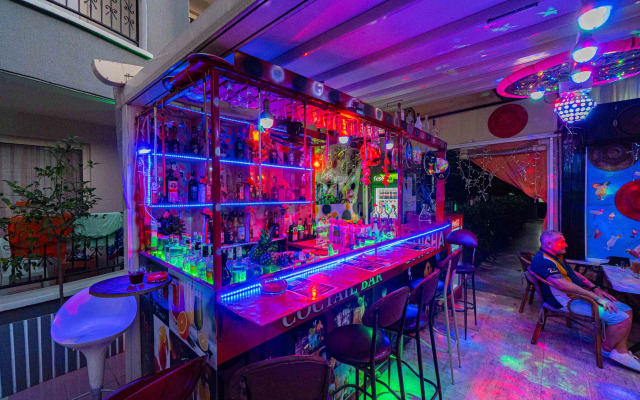 Sayanora Hotel & Park