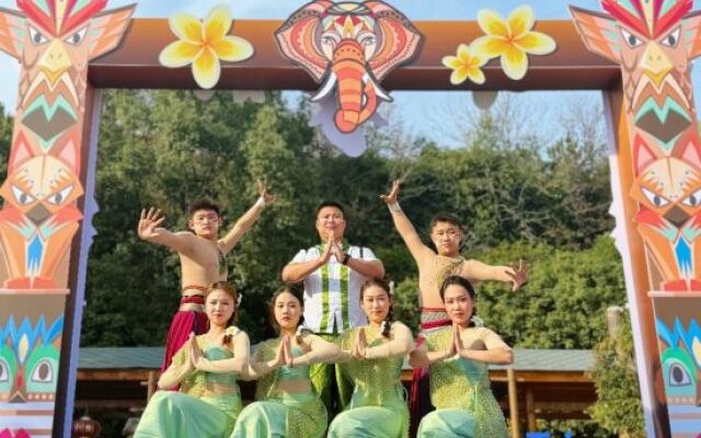 Jiayushan Lake Hot Spring Resort Hotel