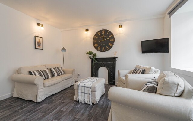 Royal Mile 5 BR Apartment nr Castle
